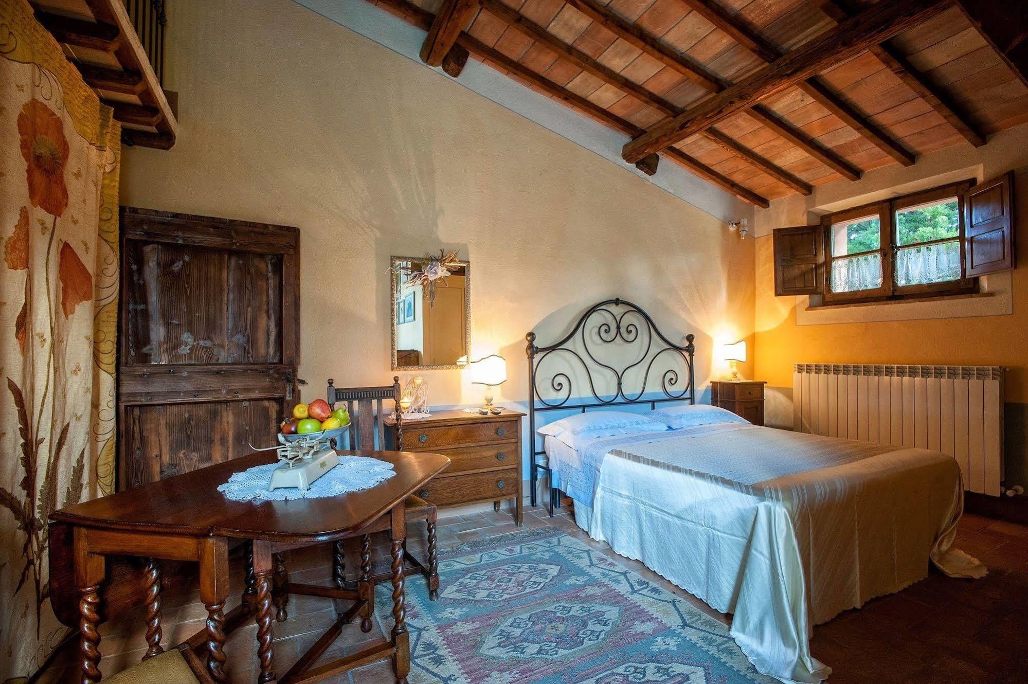 Sant'Alberto Campiglia dʼOrcia Buitenkant foto